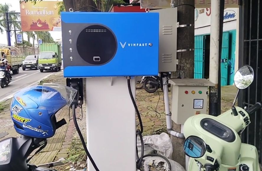 Bangunan Ibiza di Atas Trotoar dan Drainase Diduga Langgar Aturan, Wali Kota Makassar Minta Ditindak Tegas