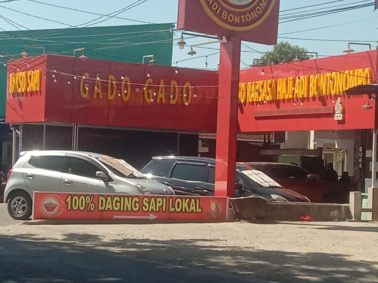 Aktivis Sorot Bakso Raksasa Mas Adi, Diduga Bangun Parkir di Atas Irigasi Gowa!