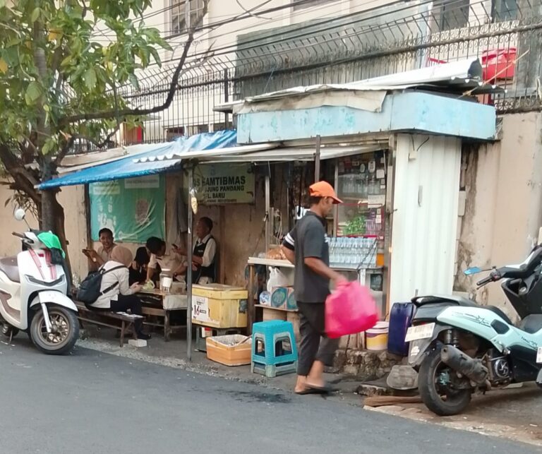 Penertiban PKL Makassar Disorot, Lapak di Bau Massepe Masih Beroperasi