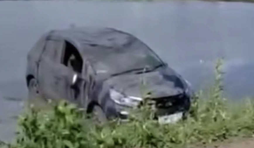 Minibus Terjun ke Sawah di Soppeng, Penumpang Selamat Semua 
