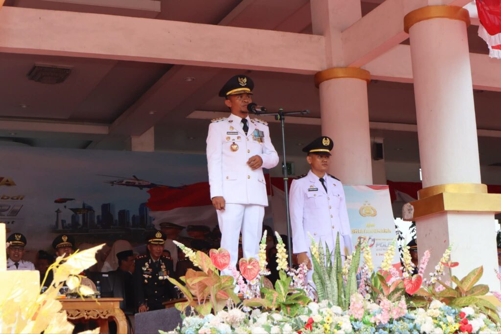 Hari Bhayangkara ke-80 di Bone, Presiden Prabowo: Hukum Tak Boleh Jadi Alat Politik