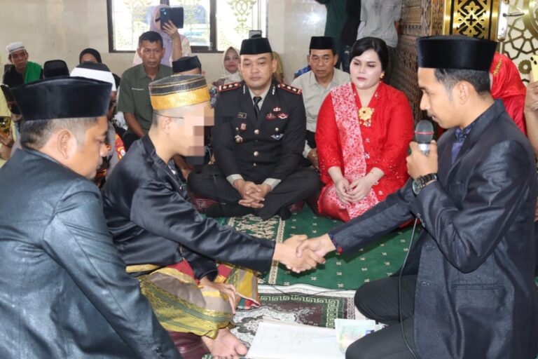 Kapolres Bulukumba Saksikan Tahanan Narkoba Menikah