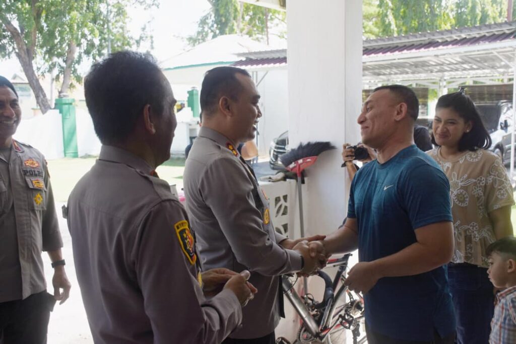 Kapolres Bulukumba Beri Surprise Dandim, Momen Hangat TNI-Polri