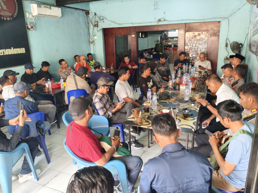 Ngopi Bareng Wartawan, Kapolresta Gowa Perkuat Sinergi Jaga Kamtibmas