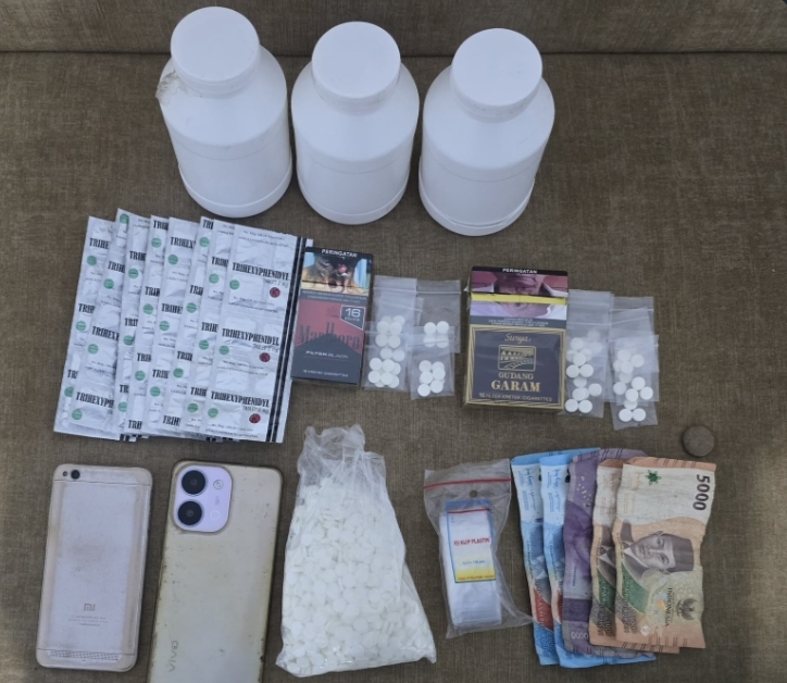 Polres Maros Sita 1.083 Obat Daftar G, Pria 24 Tahun Diamankan